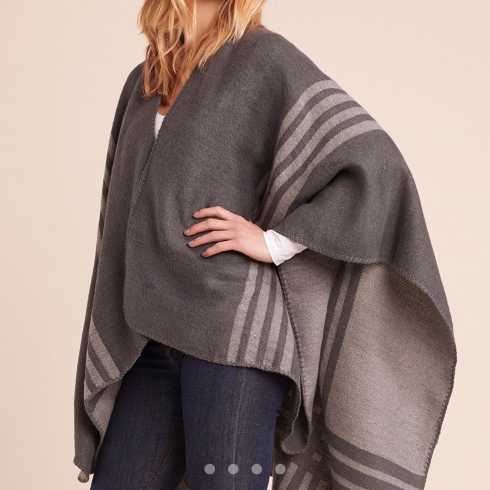 {BB Dakota} Grey Reversible Poncho
